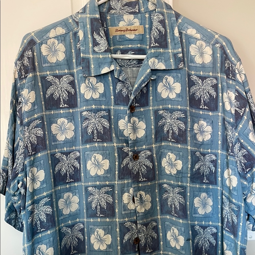Tommy Bahama Blue Floral Men's Shirt - Picture 1 of 5